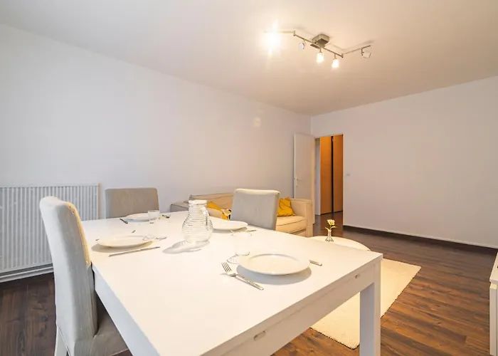 Lägenhet Joli Le + Parking