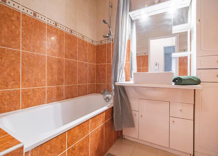 Lägenhet Joli Le + Parking *